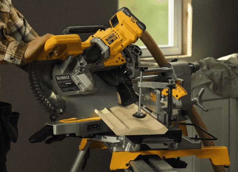 DeWalt 12-Inch Sliding Miter Saw